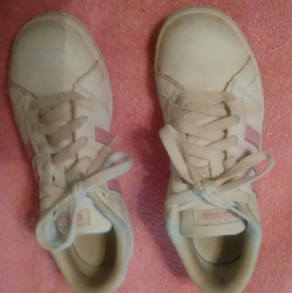 Girls adidas tennis shoes